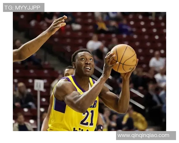 湖人二队新星崛起连续两场高分展现顶级内线得分能力